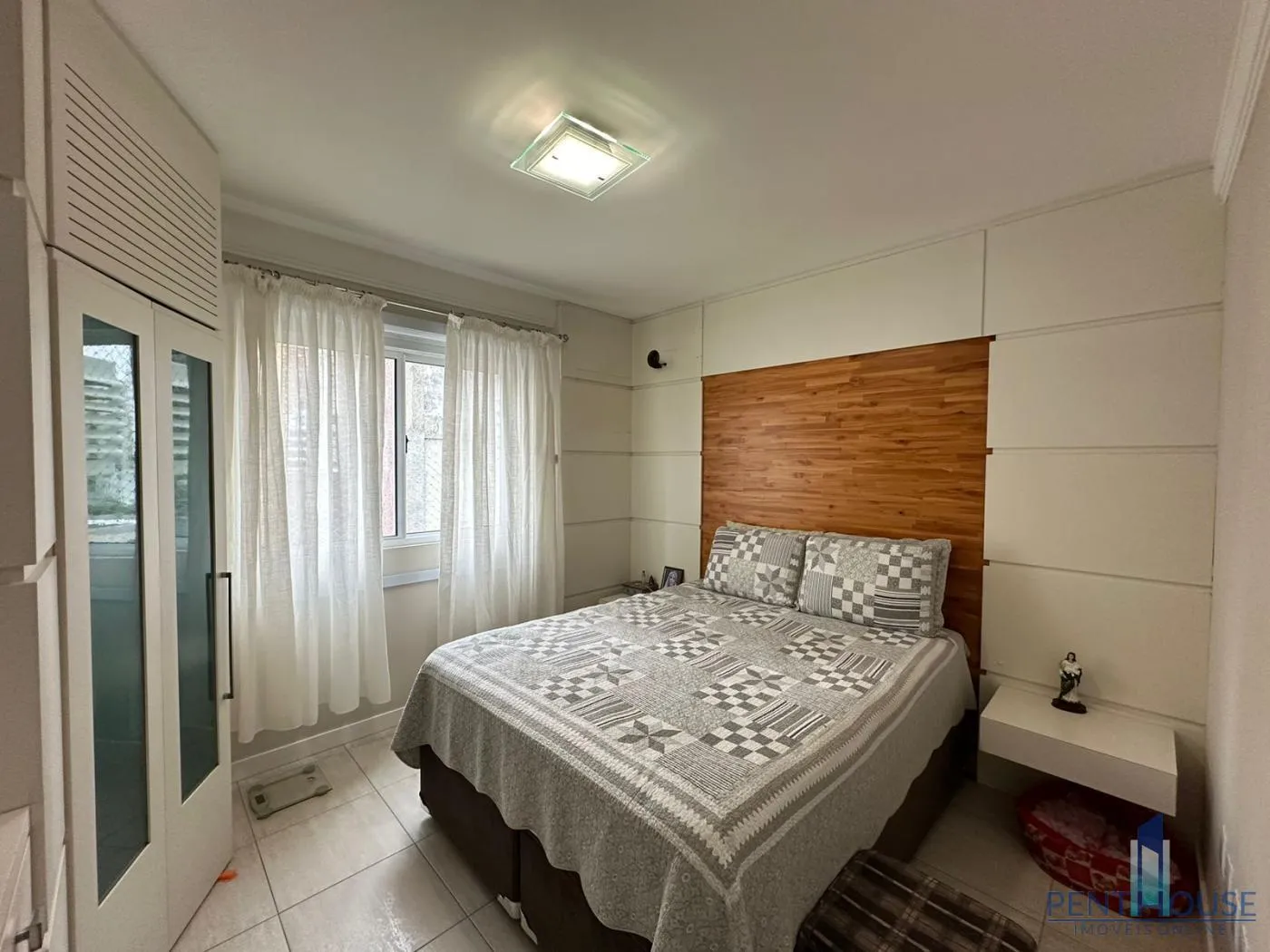 Imagem Apartamento Zona Central para Venda em Balneário Camboriú, CENTRO, 3 dormitórios, 3 suítes, 4 banheiros, 2 vagas