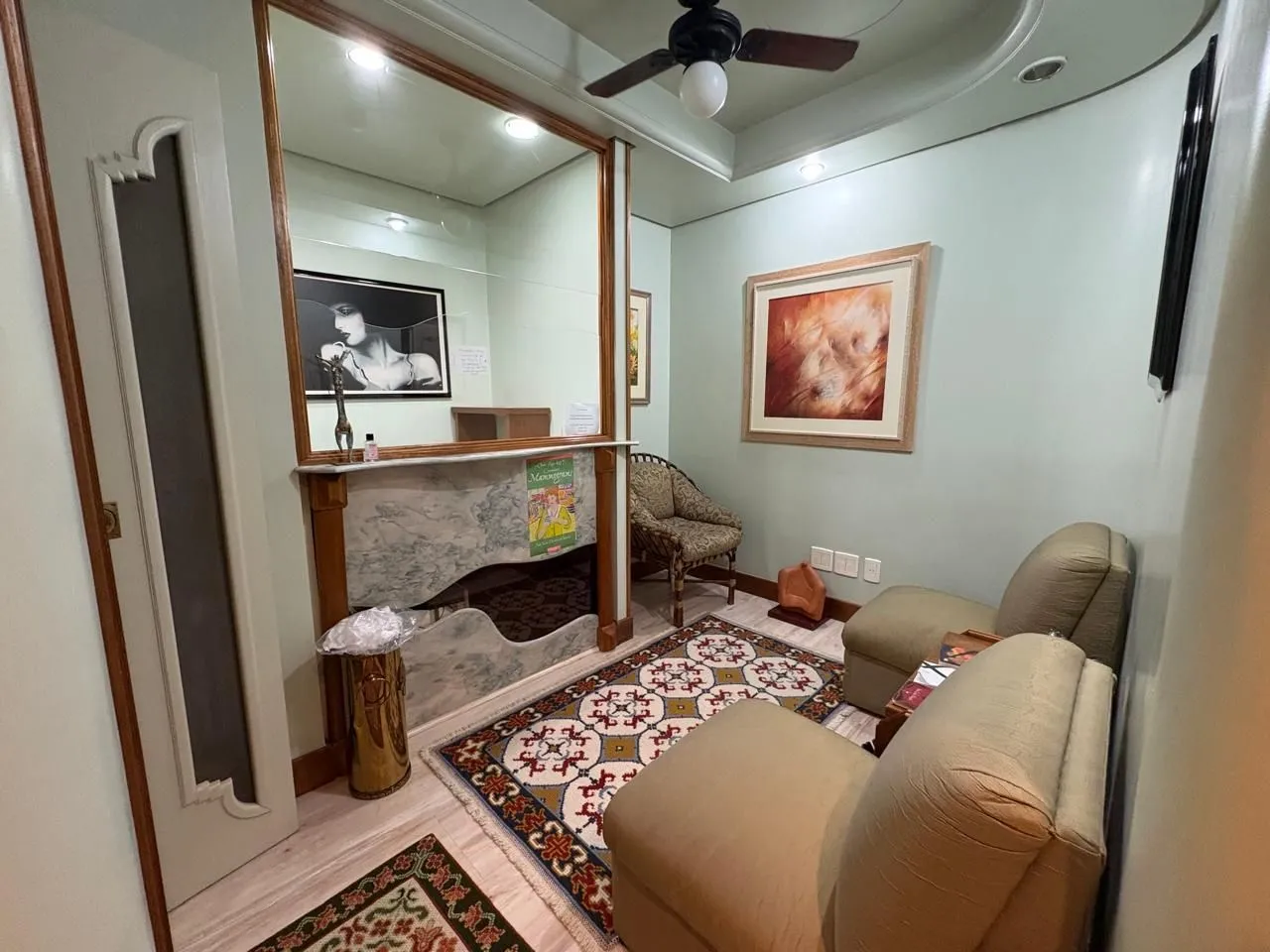 Imagem Sala comercial no bairro Três figueiras