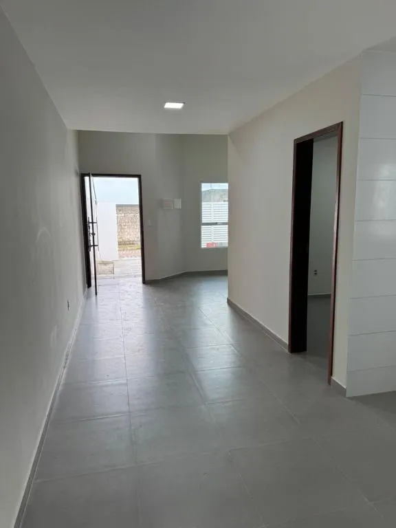 Imagem Casa com 3 quartos, suíte, piscina e 2 vagas no José Américo, João Pessoa. Conforto e praticidade para famílias e casais.