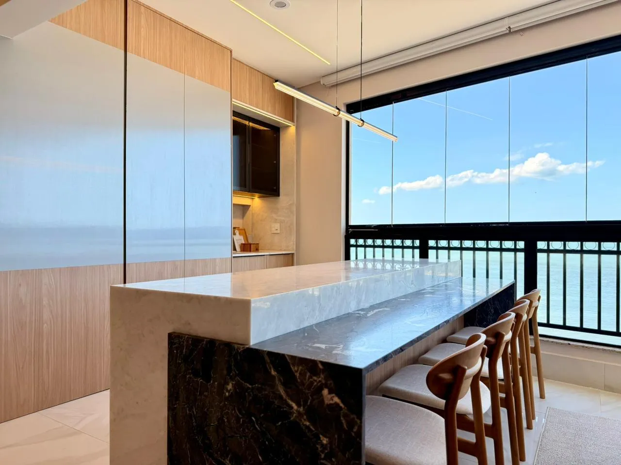 Imagem Apartamento com vista para o mar à venda com 200m2 por R$ 9.980.000,00