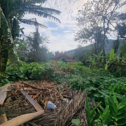 Imagem Terreno Plano em rua asfaltada em uma travessa do cascalho