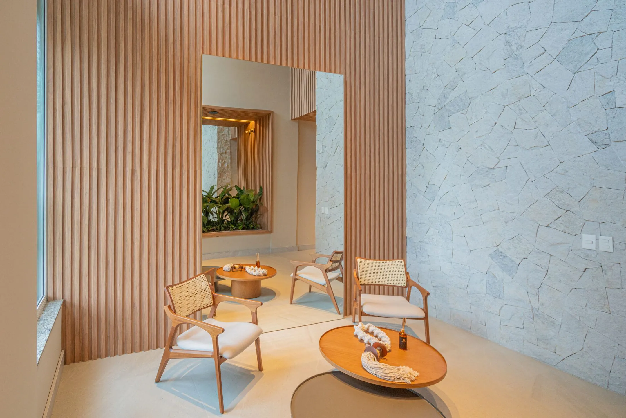 Imagem Apartamento à venda em Torres, Predial, com 2 quartos, 93.9m2