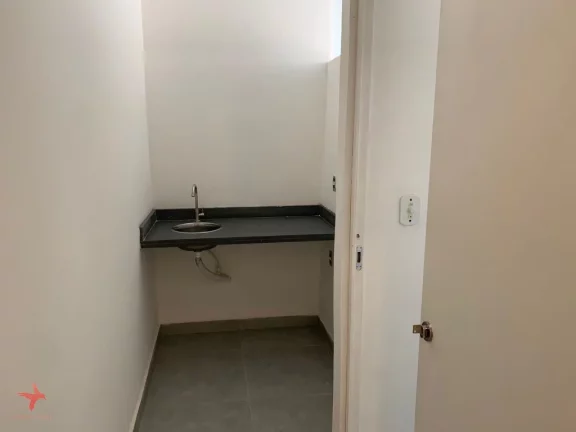 Imagem Casa comercial para locação em São Paulo-SP, bairro Pinheiros: 2 quartos, 2 salas, 2 banheiros, 1 vaga, 110m. Confira!