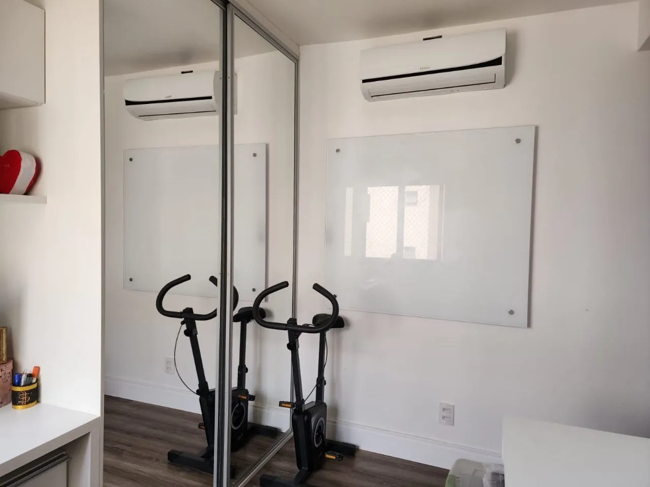 Imagem Apartamento com 03 quartos (01 suíte) e 02 Vagas no Bairro Cavalhada