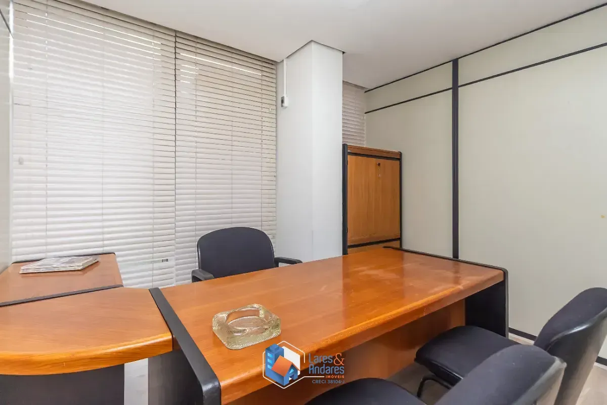 Imagem Conjunto comercial para venda em Cerqueira César, 82m²