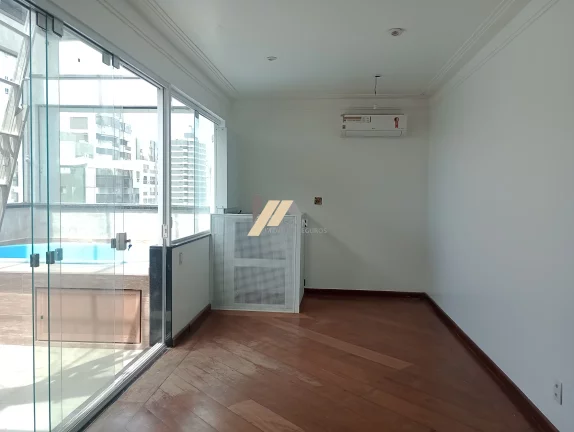 Imagem Cobertura à venda no Cambuí em Campinas, São Paulo.