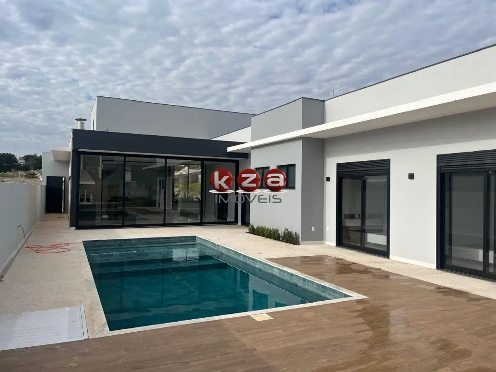 Foto do imóvel Imóvel de luxo: Casa em condomínio à venda em Vinhedo - SP, com 3 suítes, 4 salas e 310m² de área