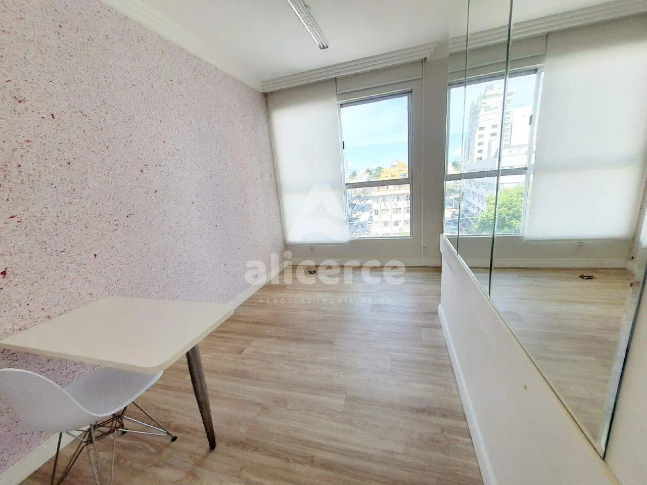 Imagem Salas Comerciais com 167m² para Aluguel no Estreito/Continental, Florianópolis/SC.