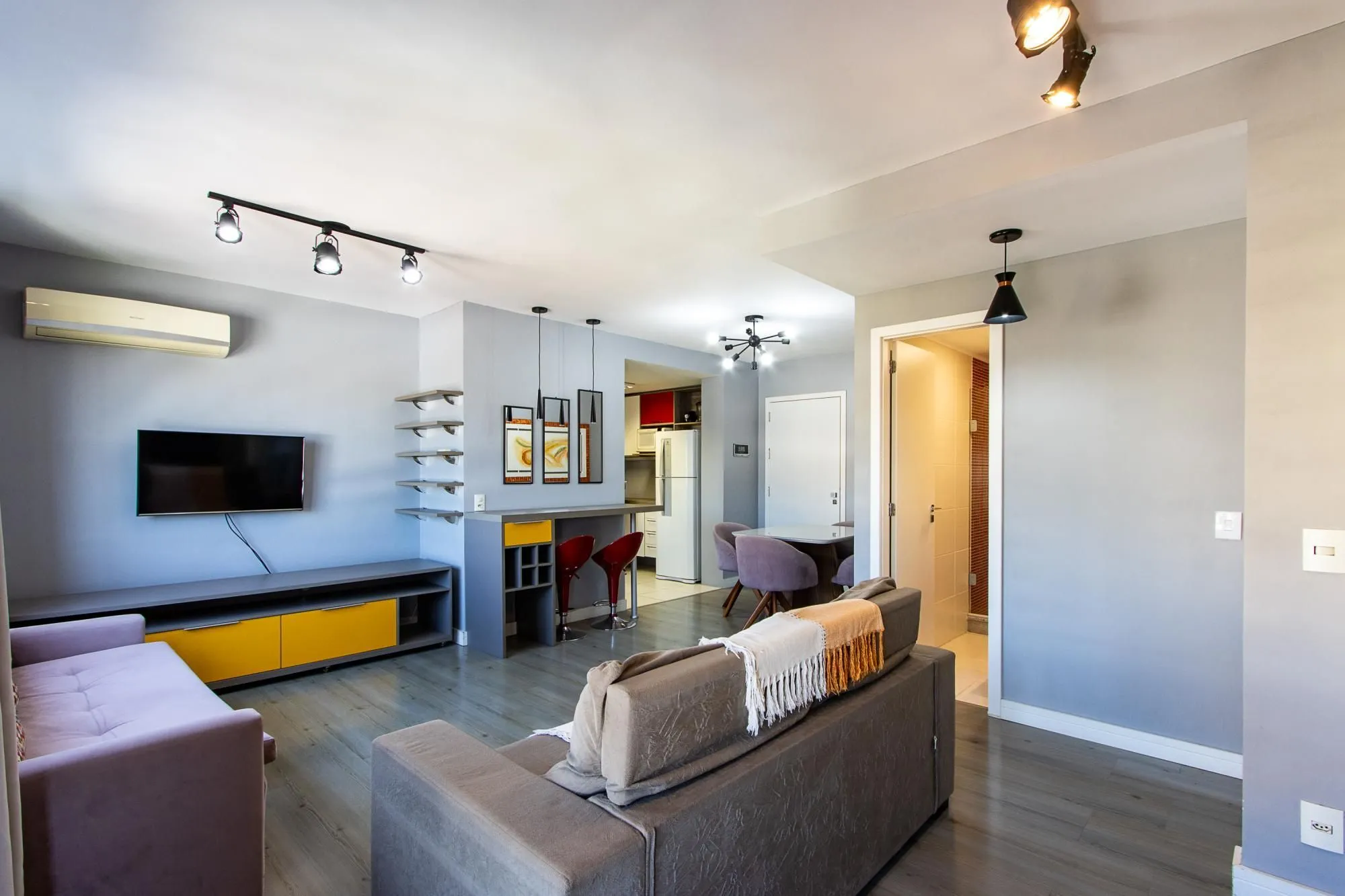 Imagem Apartamento com 2 quartos e 65m² à venda em Tristeza, Porto Alegre.