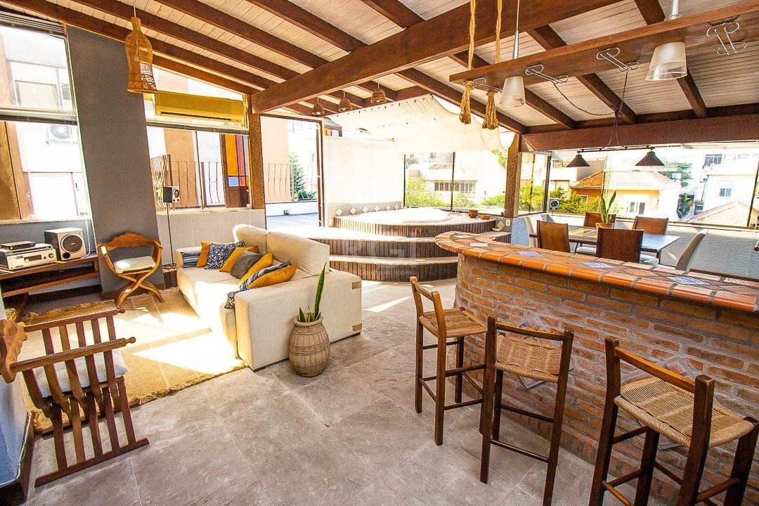 Imagem Cobertura para Venda - 116.36m², 2 dormitórios, sendo 1 suites, 1 vaga - Petrópolis