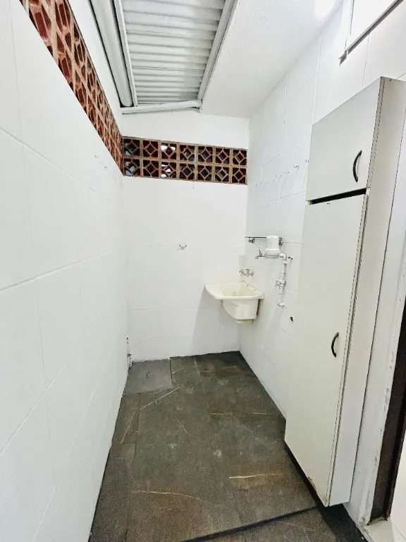 Imagem Casa com 3 quartos em Ponta de Campina, a 300m da praia. Moderna, ventilada e pronta para morar em área valorizada.