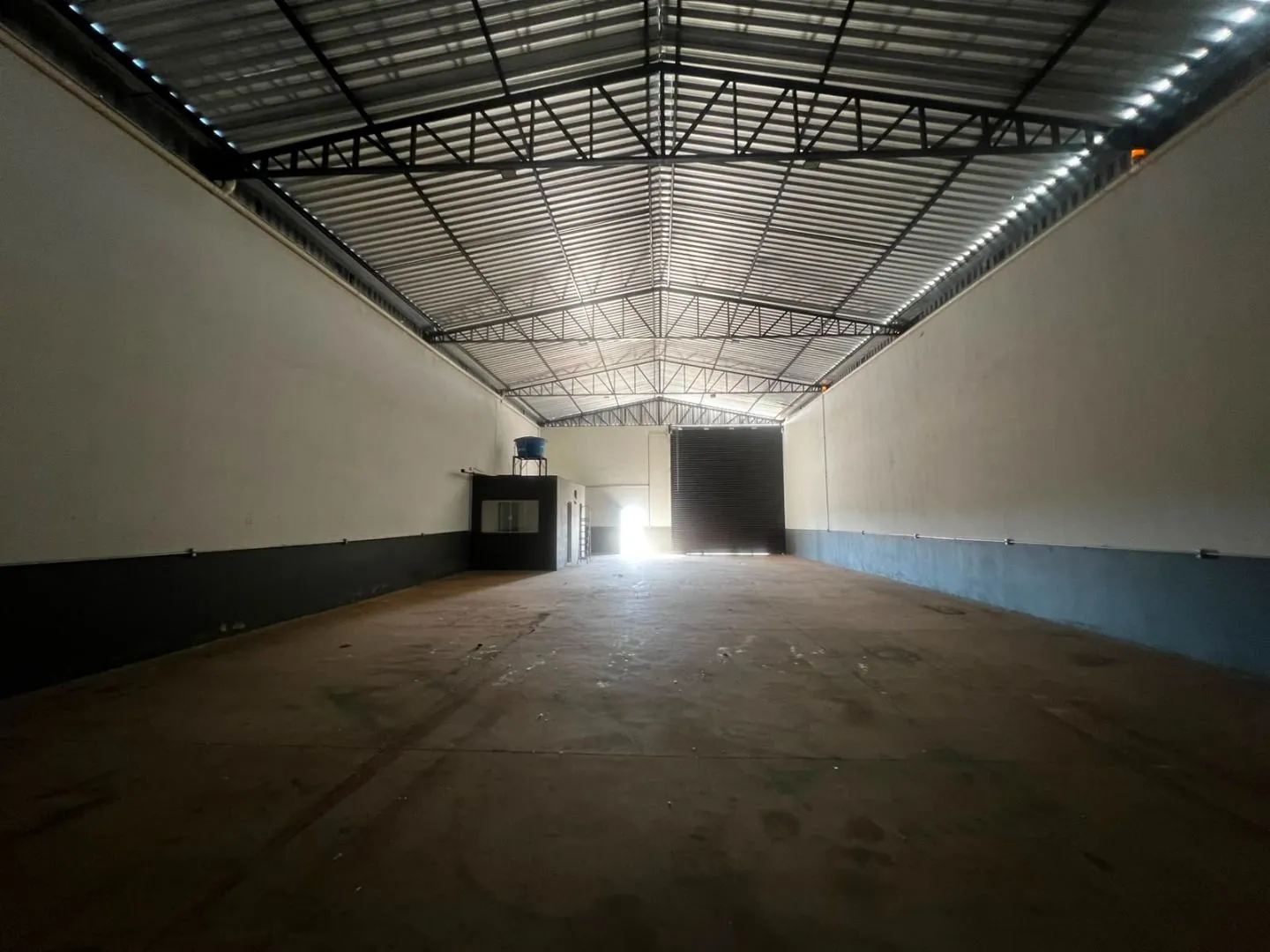 Imagem Galpão para alugar, 300 m² por R$ 4.500,00/mês - Planalto - Patos de Minas/MG