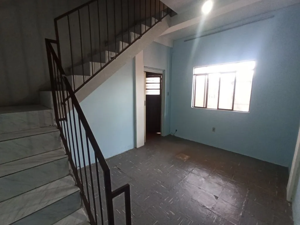 Imagem Casa tipo Sobrado perto da PUC