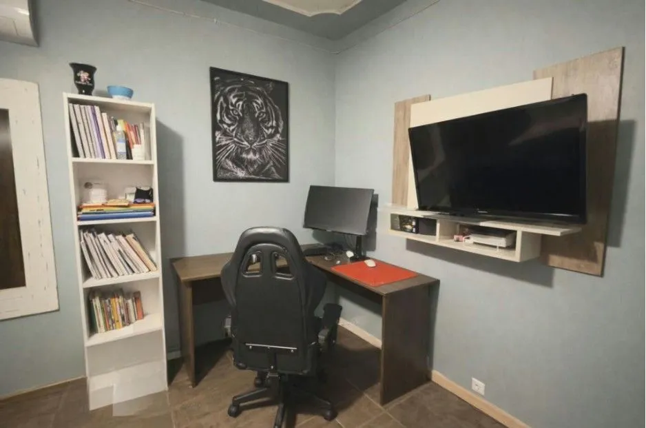 Imagem Casa com 3 dormitórios e edícula nos fundos no bairro Nonoai.