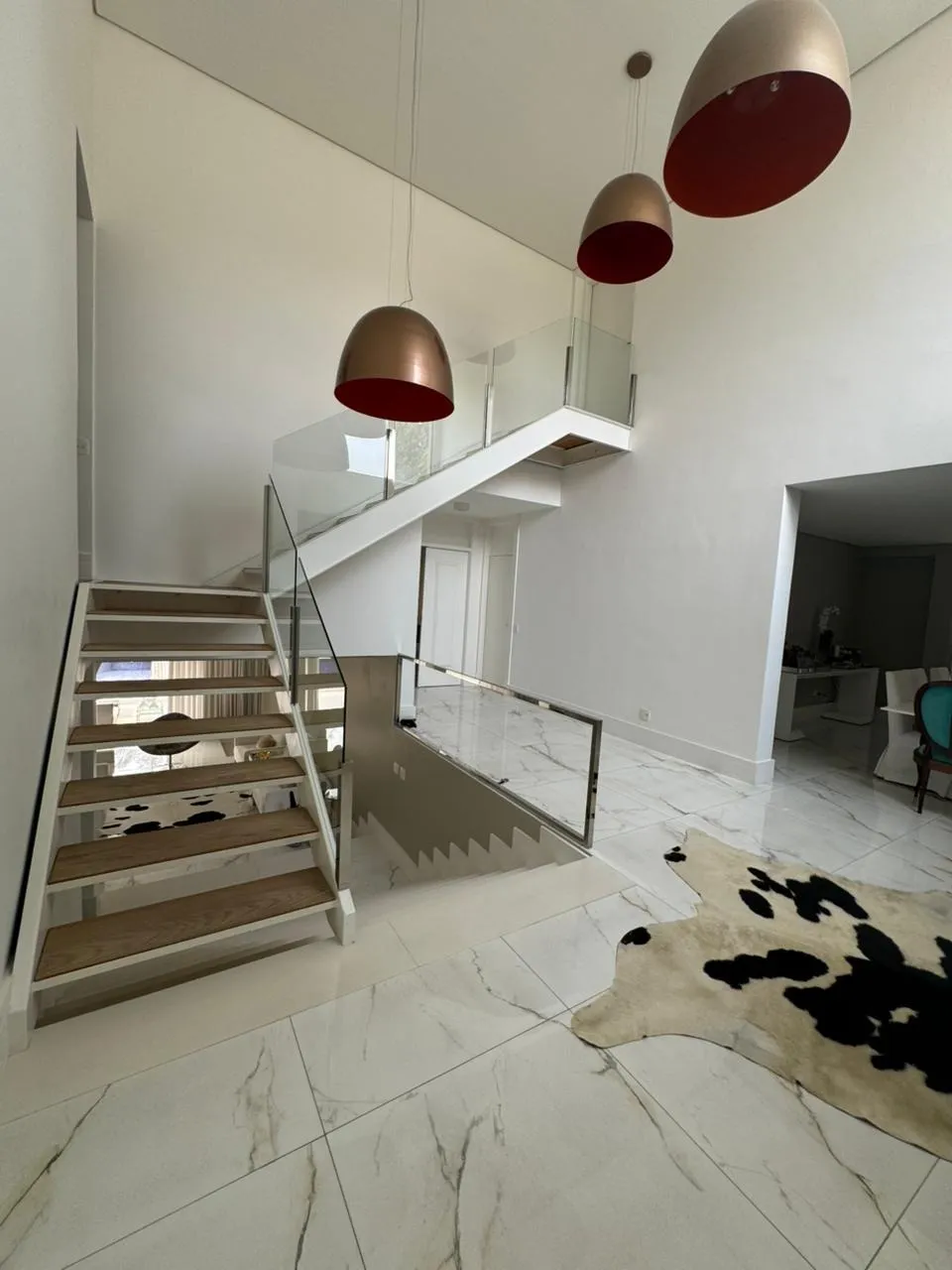 Imagem Casa de alto padrão para locação em Alphaville Residencial Dois, Barueri-SP: 4 quartos, 4 suítes, 3 salas, 4 banheiros, 3 vagas, 520m².