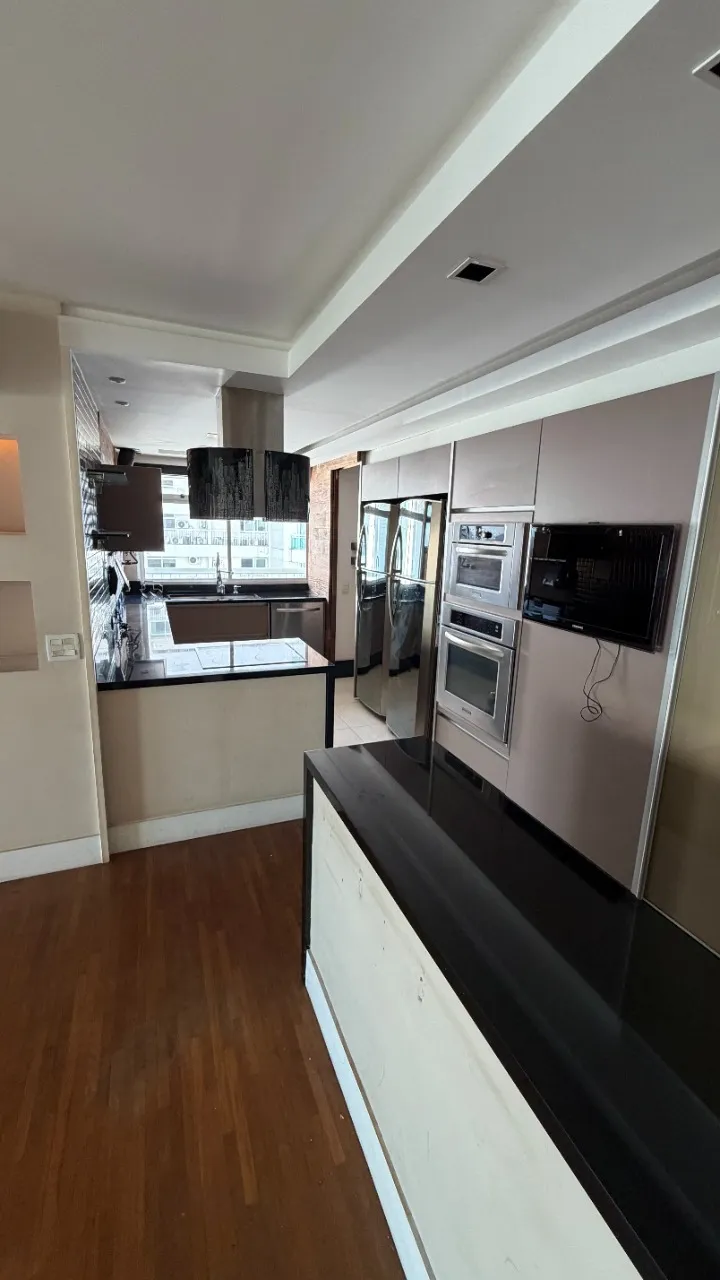 Imagem Excelente apartamento de frente à venda na Barra da Tijuca, dispondo de 157 m² de área construíd...