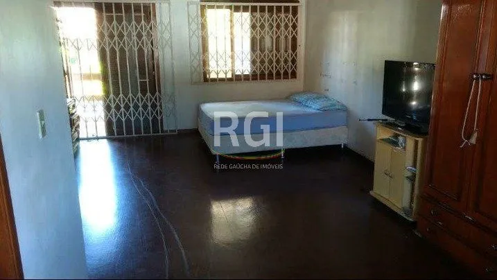 Imagem Casa para Venda - 300m², 4 dormitórios, 4 vagas - Nonoai