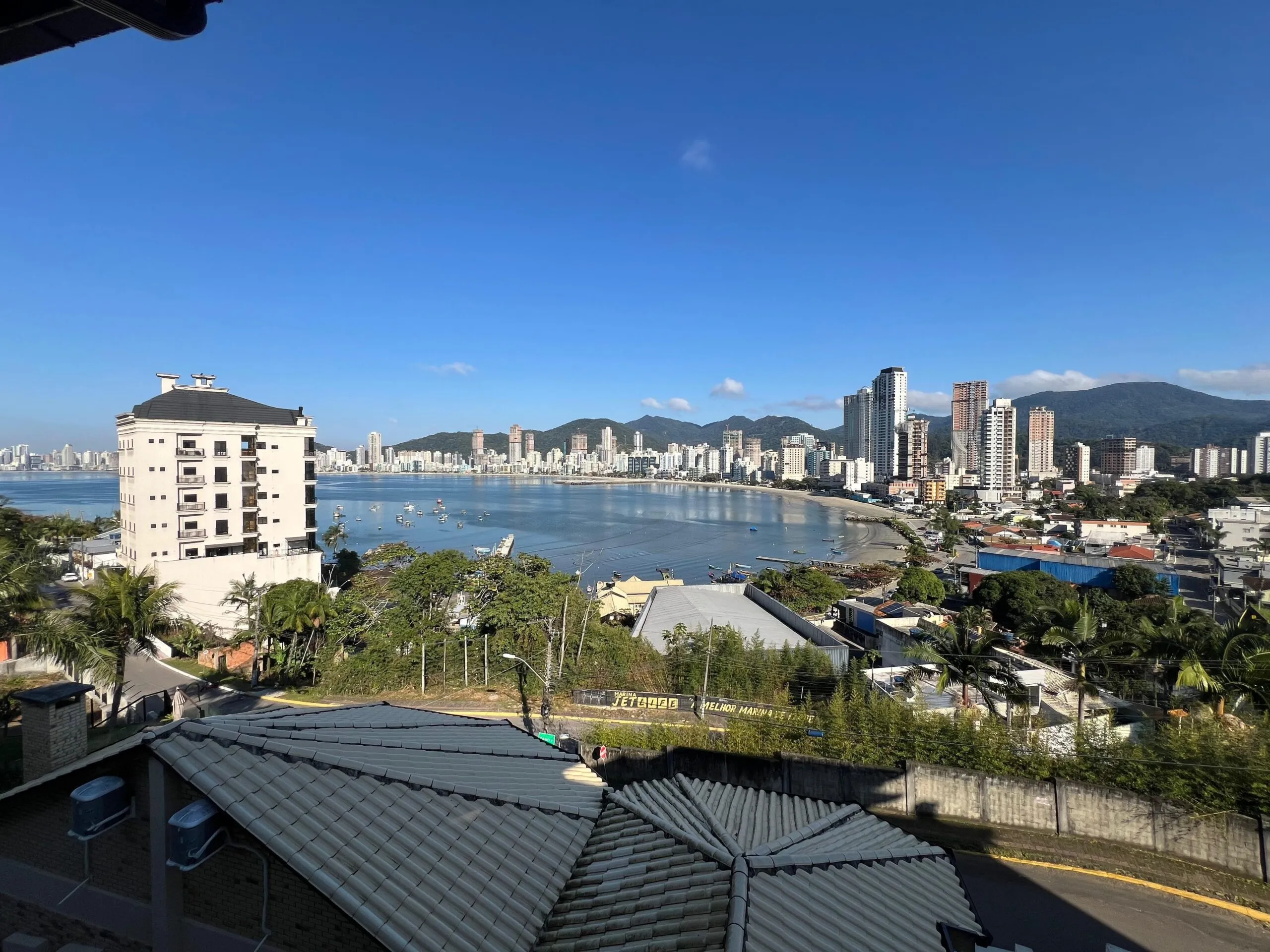 Imagem Casa com vista para o mar à venda com 200m2 por R$ 2.950.000,00