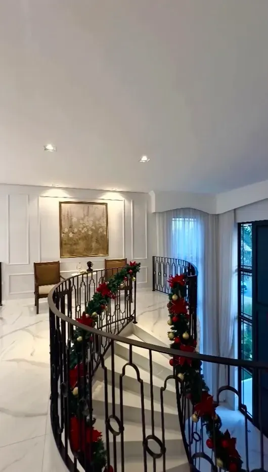 Imagem Casa de Condomínio com 4 Quartos à Venda, 460 m² em Pires Façanha - Eusébio