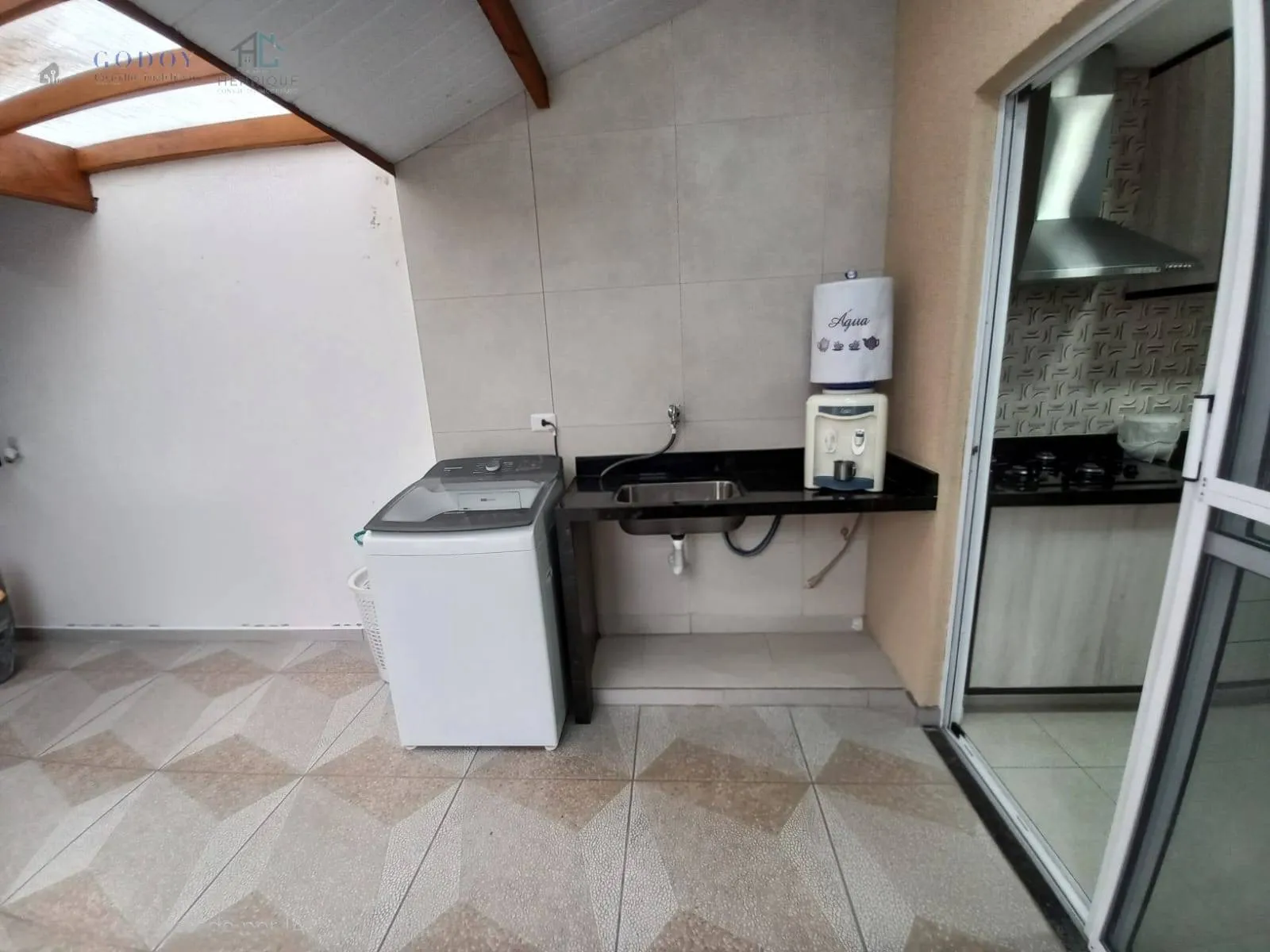 Imagem Casa Aconchegante em Condomínio Fechado com Área de Lazer