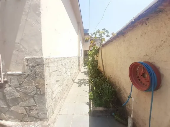 Imagem Casa com 4 Quartos e 2 banheiros à Venda, 400 m²
