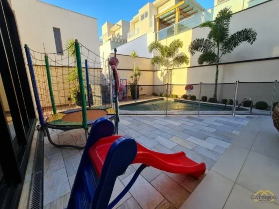 Imagem Sobrado em condomínio de alto padrão com 4 suítes à venda no Jardim Novo Mundo