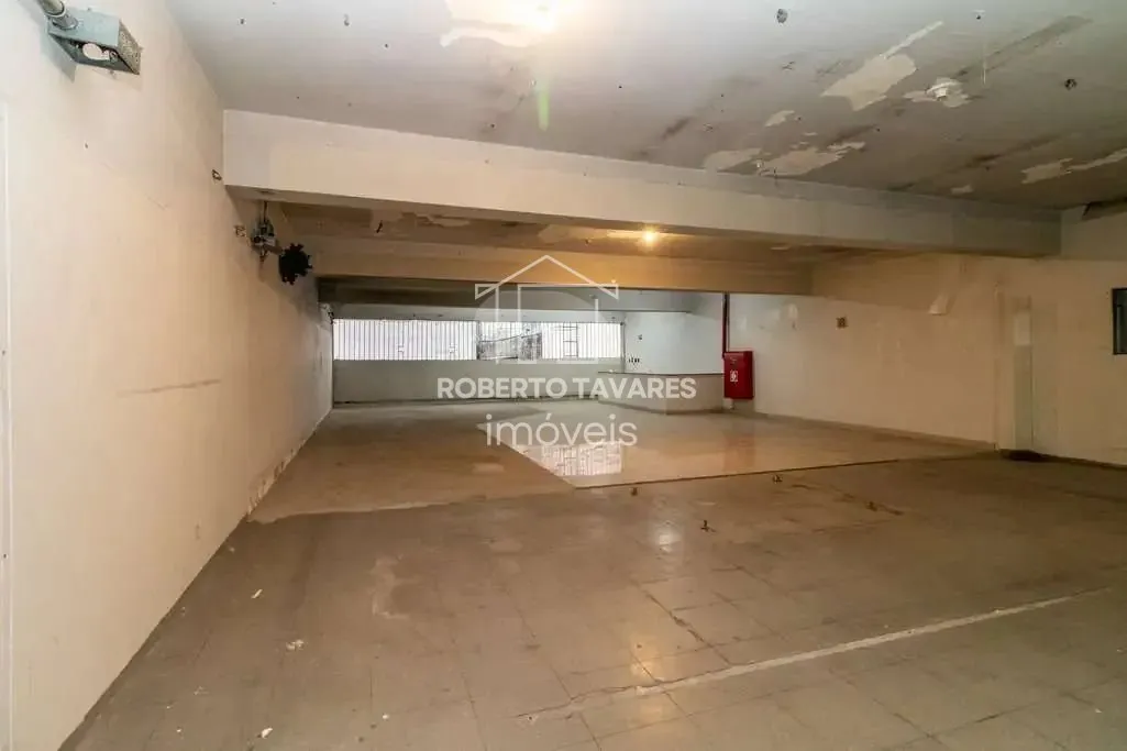 Imagem Prédio com 946,05 M² contendo terreno de 8,10 de largura x 44m de profundidade. Excelente localização, entre duas estações de metrô - Estação Marechal Deodoro e Santa Cecilia.