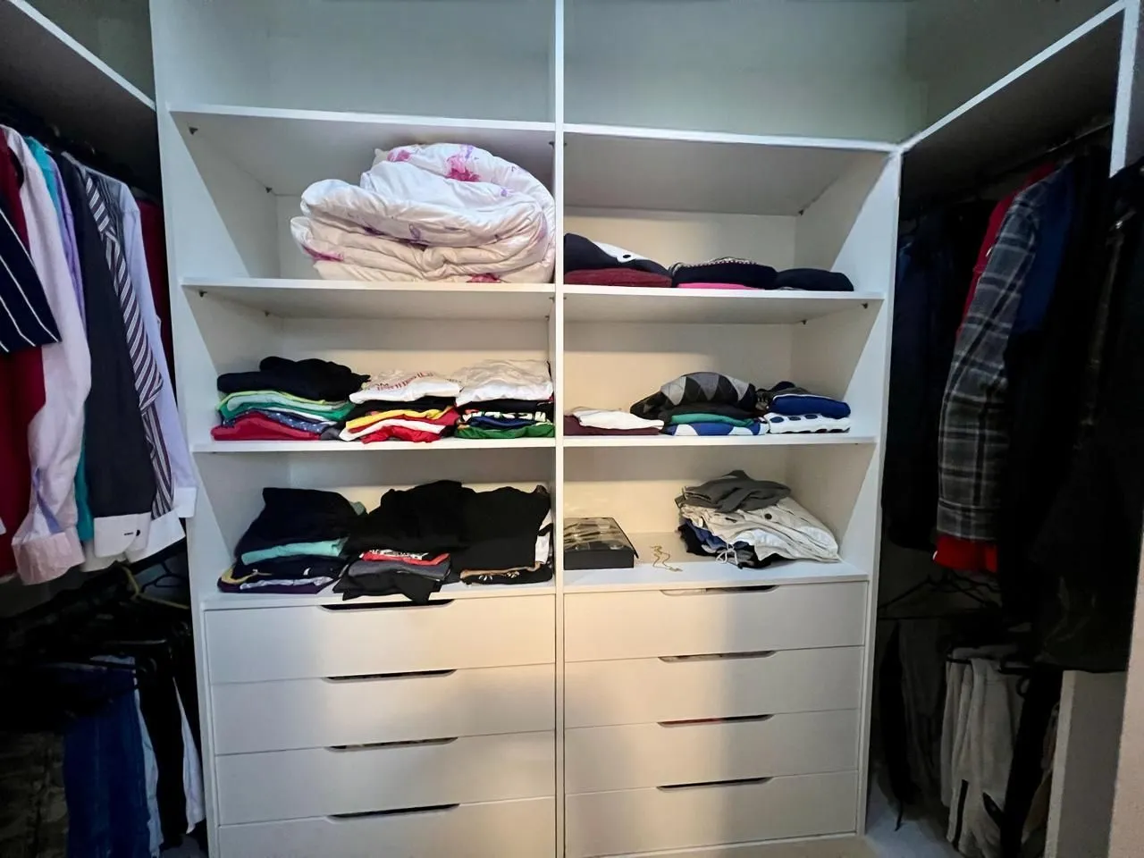 Imagem Casa em condomínio 2 dormitórios sem um com closet, vaga coberta, no bairro Cel. Aparicio Borges.