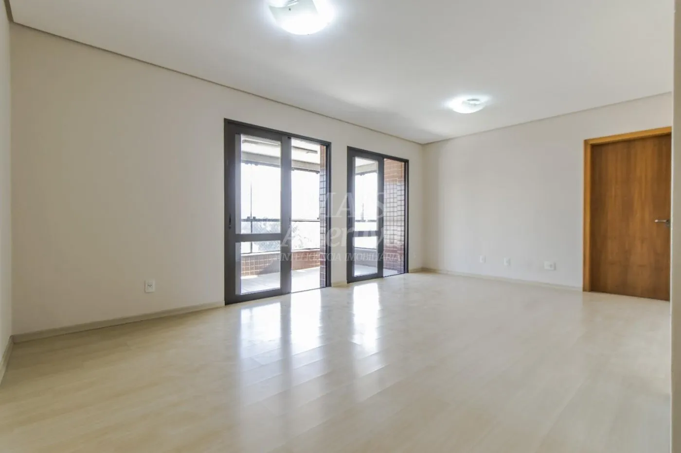 Imagem                                                 R$ 709.000,33

Apartamento e...