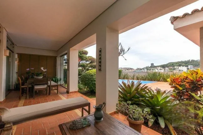 Imagem Casa Padrão - Santa Lúcia