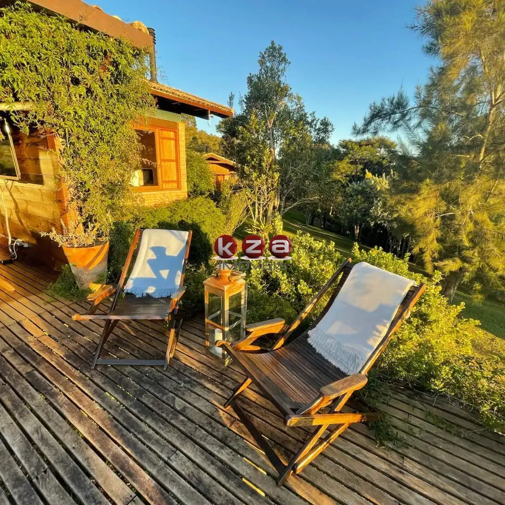 Imagem Imperdível Casa de Luxo com 4 Suítes e 15 Vagas de Garagem em Cunha-SP, Bairro Mato Escuro - 672m² de Pura Elegância!