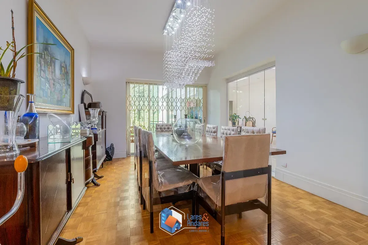Imagem Casa para venda em Pacaembu com 5 quartos, sendo 3 suítes, 600m²