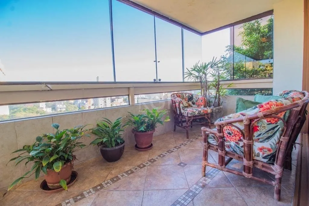 Imagem Apartamento duplex em Petropolis