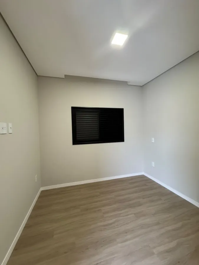 Imagem Casa em Condomínio para Venda em Hortolândia, Residencial Jardim de Mônaco, 3 dormitórios, 1 suíte, 3 banheiros, 4 vagas