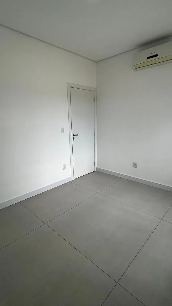 Imagem Casa de Condomínio em Sans Souci