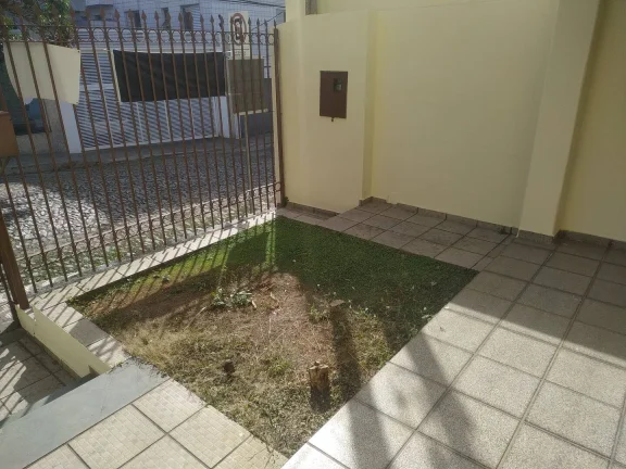Imagem Casa com 3 Quartos estilo colonial.
