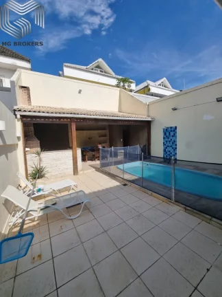 Imagem Casa de alto padrão em condomínio na Barra da Tijuca, Rio de Janeiro: 4 quartos, 3 suítes, 3 vagas, 250m². Imperdível!