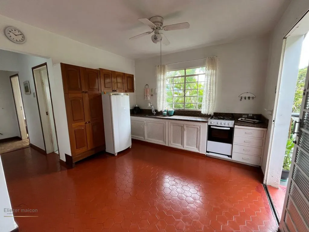 Imagem Casa com quintal a venda no bairro São Geraldo em Poços de Caldas - mg