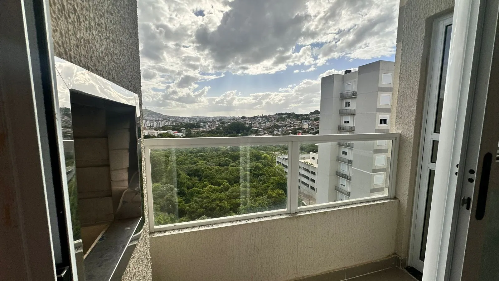 Imagem Apartamento Novo de dois dormitorios e duas vagas