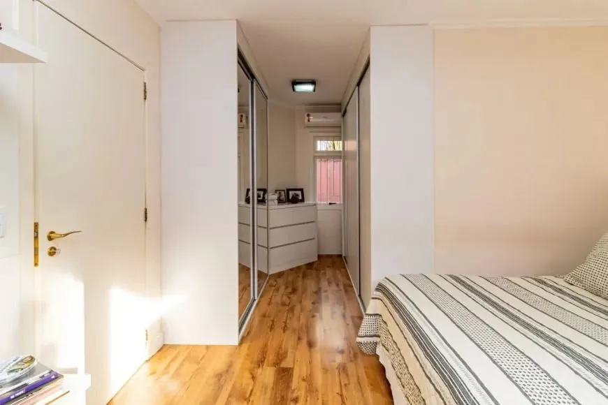 Imagem Belíssima casa em Condomínio com 3 dorm - próximo ao Iguatemi