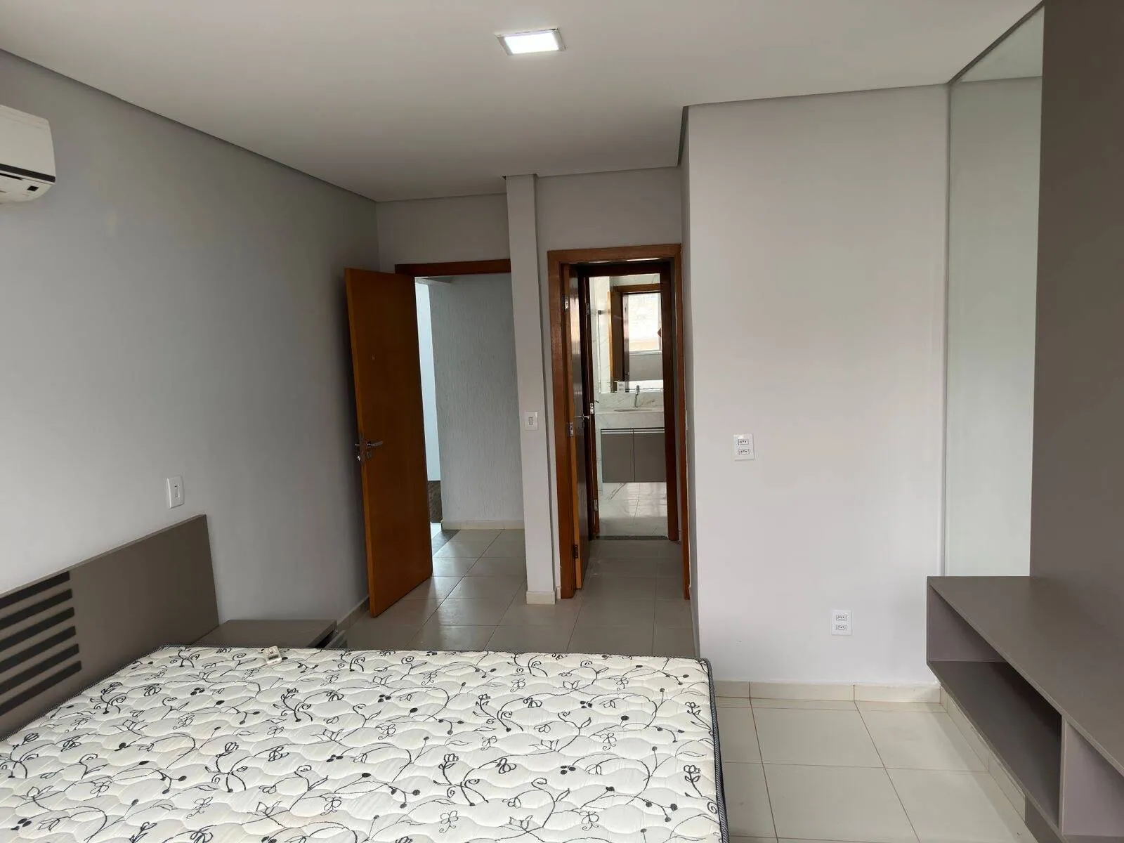 Imagem Sobrado 4 suítes Condomínio Belvedere I
