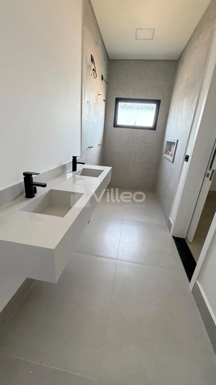 Imagem Apresentamos esta incrível residência de alto padrão, planejada para oferecer conforto, elegânci...