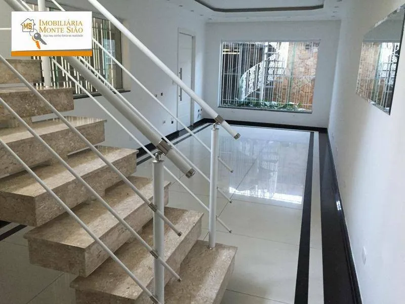 Imagem Sobrado com 3 dormitórios à venda, 200 m² por R$ 930.000,00 - Vila Galvão - Guarulhos/SP