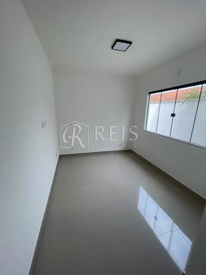 Imagem Casa para Venda em Rio das Ostras, Atlântica, 3 dormitórios, 1 suíte, 2 banheiros, 1 vaga