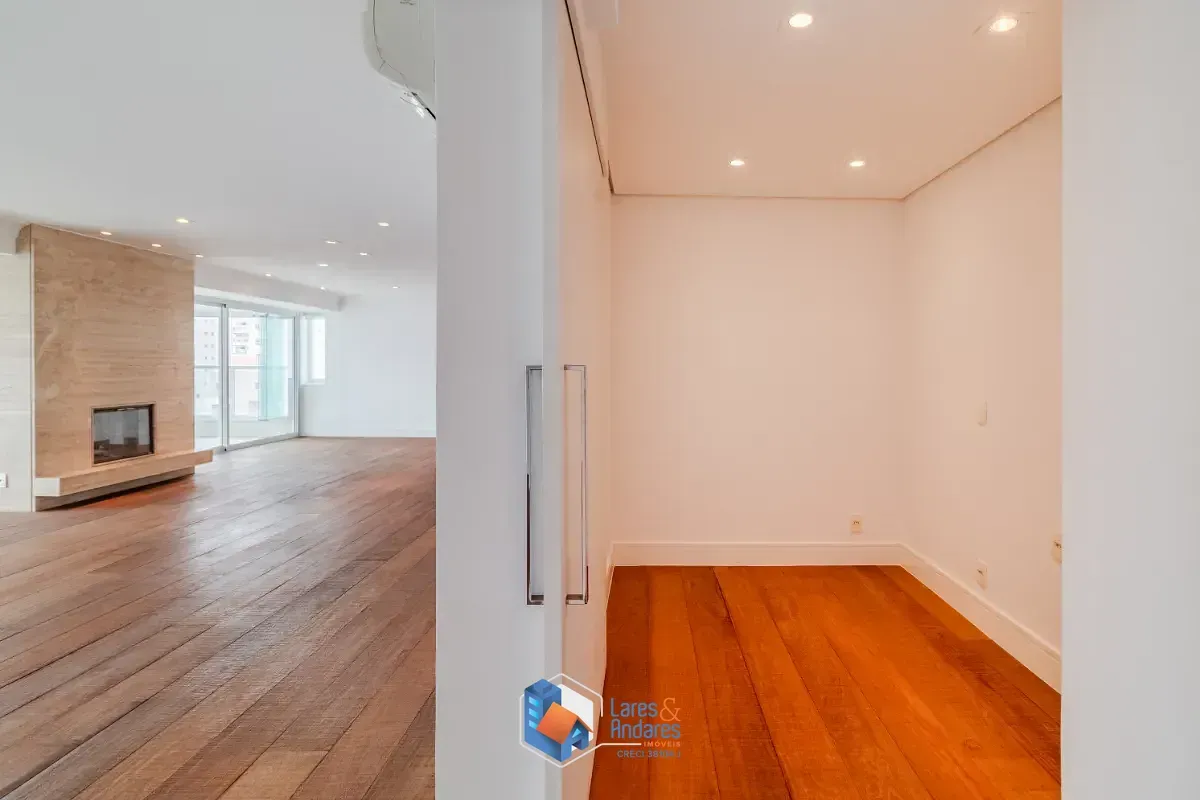 Imagem Apartamento para venda em Vila Uberabinha com 3 quartos, sendo 3 suítes, 335m²