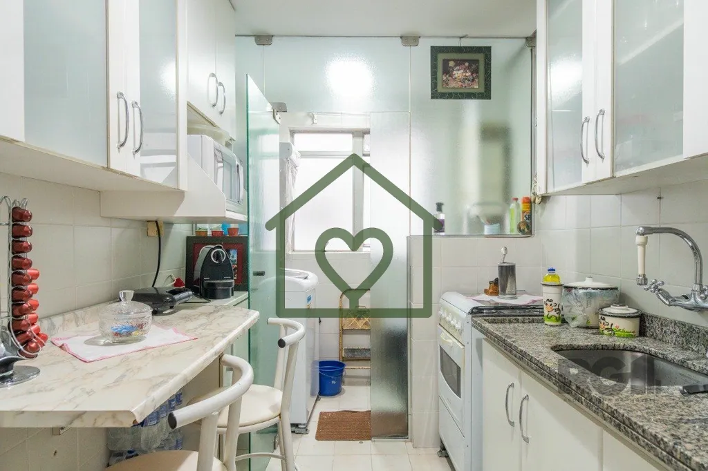 Imagem Apartamento de um quarto (dormitório), sacada e uma vaga de garagem no bairro Santana em Porto Aleg...