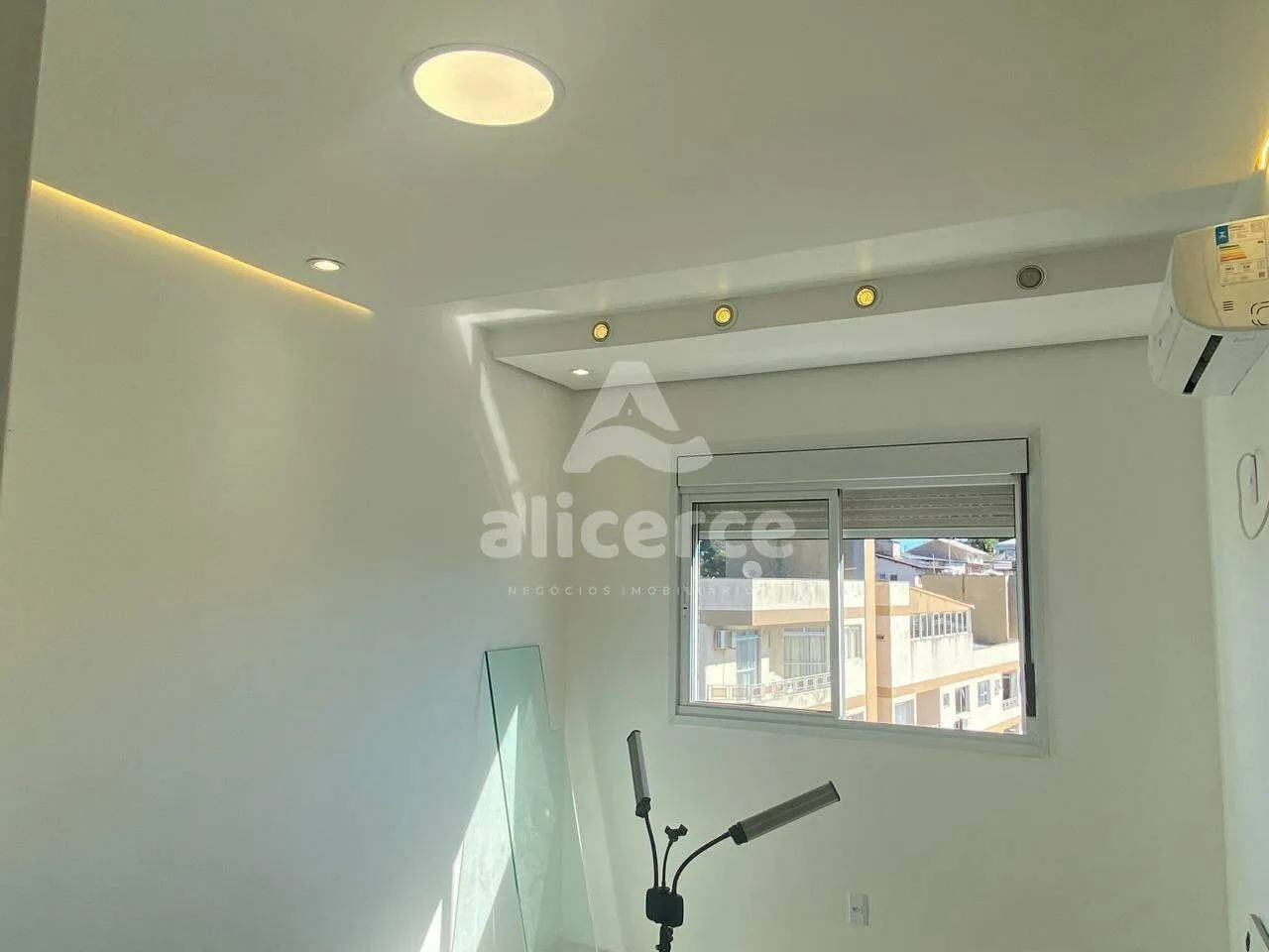 Imagem OPORTUNIDADE ÚNICA EM CAPOEIRAS - EXECENTE PADRÃO, ANDAR ALTO E PRONTO PARA MORAR!