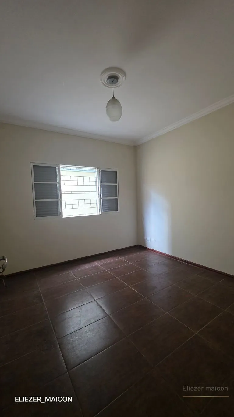Imagem Casa térrea à Venda com 3 quartos no Jardim das Acácias, Poços de Caldas - MG