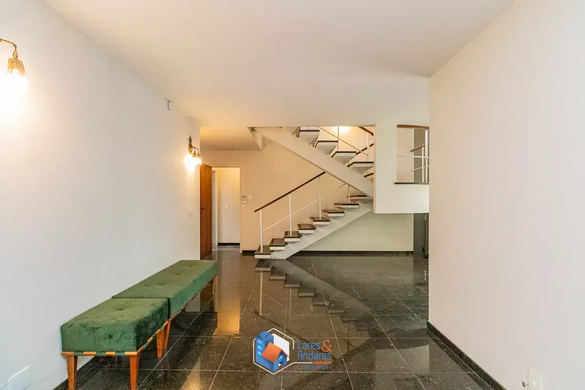 Imagem Casa para venda em Granja Julieta com 3 quartos, sendo 2 suítes, 438m²