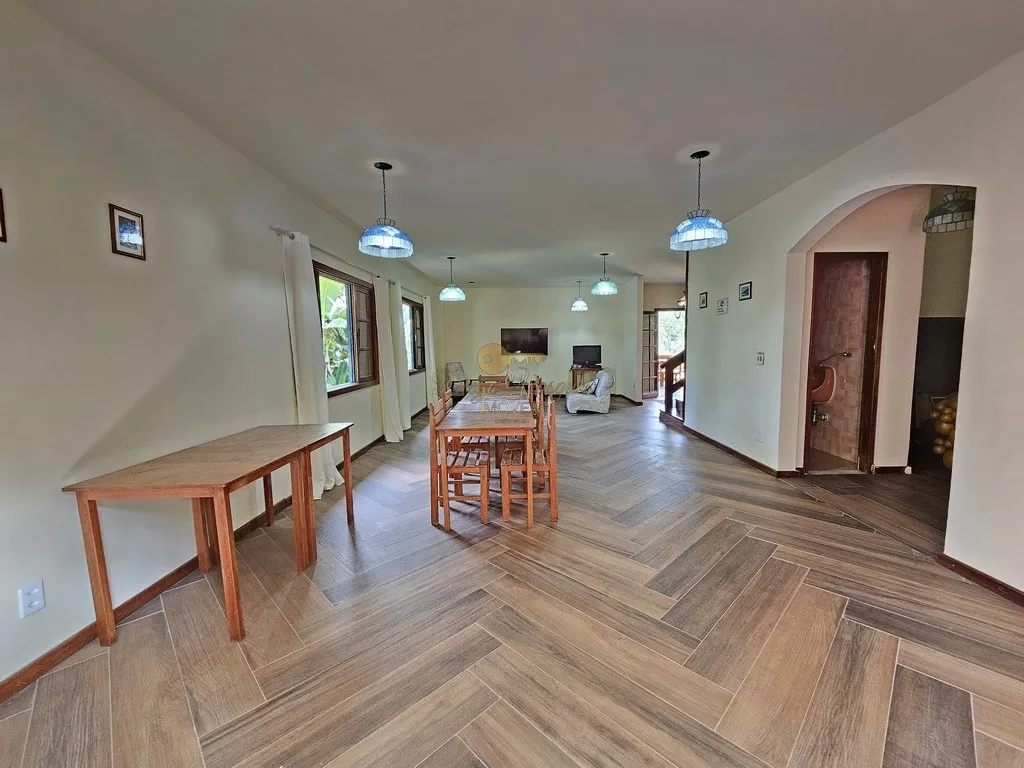 Imagem Casa para Venda em Teresópolis / RJ no bairro Pessegueiros